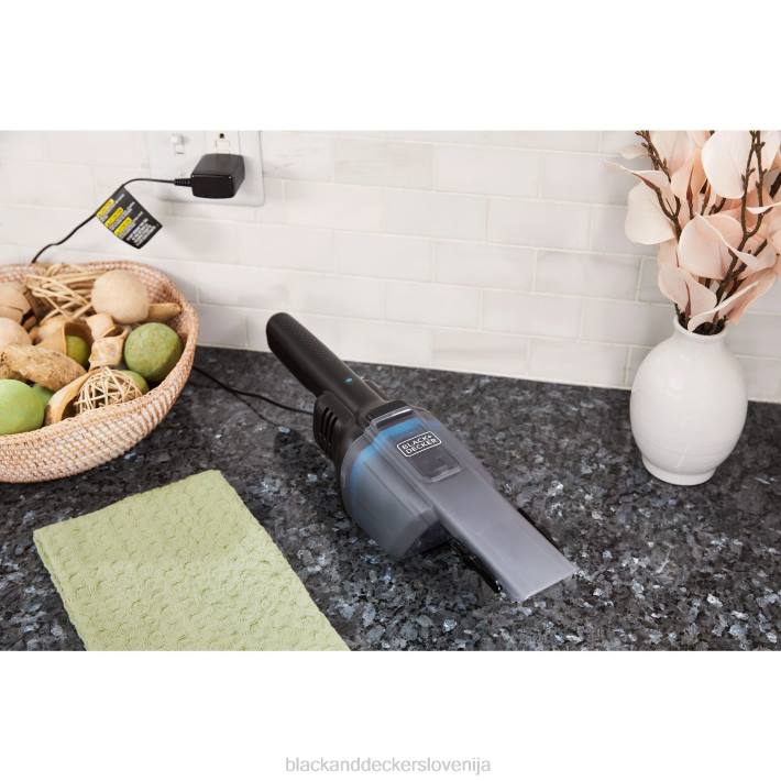 BLACK+DECKER brezžični ročni sesalnik dustbuster blast 8B2Z3 čiščenje