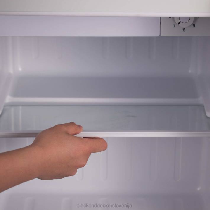 BLACK+DECKER 1,7 cu. ft Energy Star hladilnik z zamrzovalnikom 8B2Z302 kuhinja