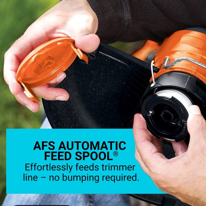 BLACK+DECKER 20v max litijeva 12-palčna kompaktna kosilnica 3-v-1 8B2Z414 na prostem