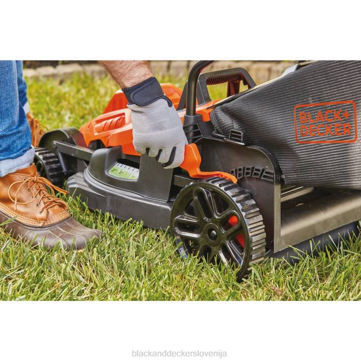 BLACK+DECKER električna kosilnica 12-amp 17-palčna 8B2Z420 na prostem