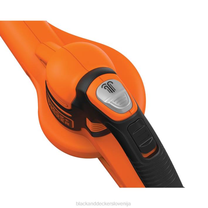 BLACK+DECKER 20v max akumulatorski pometač s funkcijo powerboost 8B2Z428 na prostem