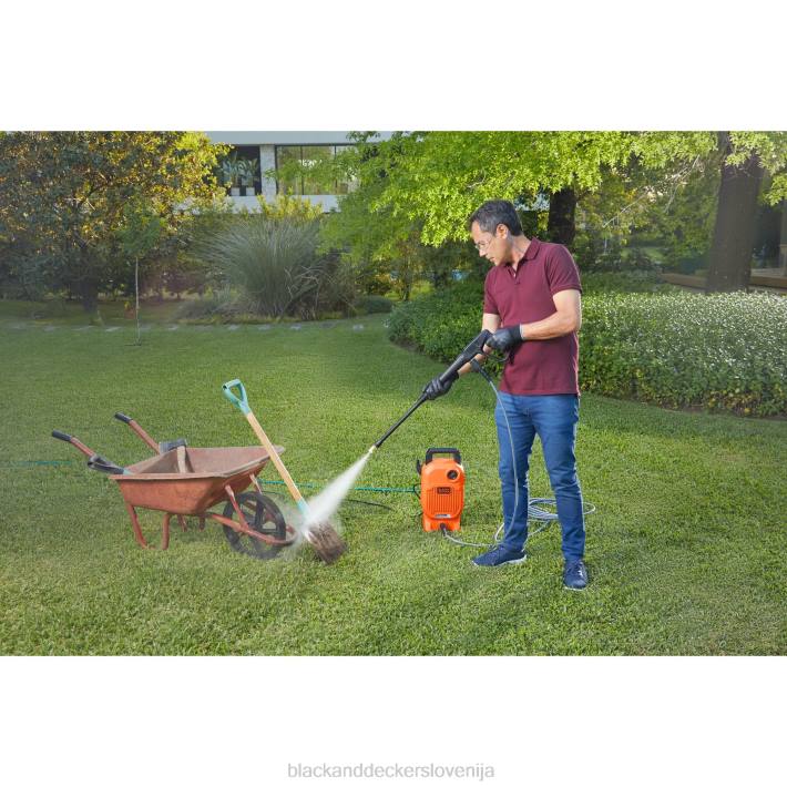 BLACK+DECKER 1700 psi 1,2 gpm čistilnik pod pritiskom 8B2Z471 na prostem