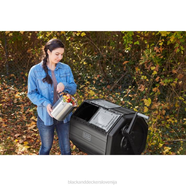BLACK+DECKER vrtljivi kompostnik z dvema komorama 40 galon 8B2Z410 na prostem